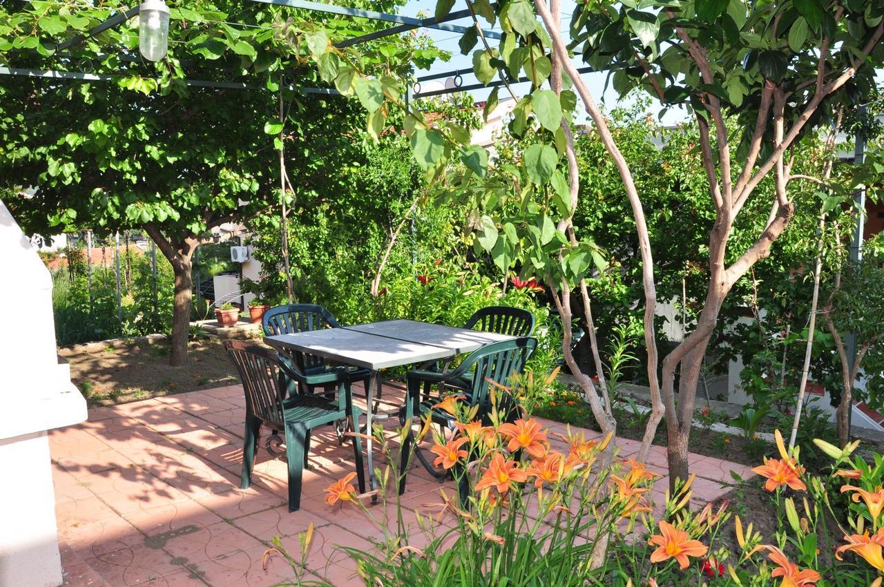 Comfort Apartments Bar Ngoại thất bức ảnh